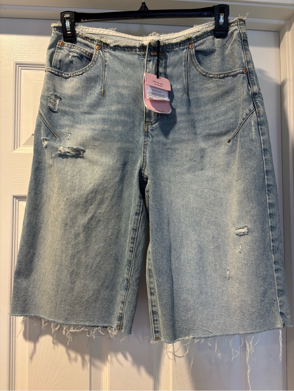 Avec Les Filles Light Wash Denim Distressed Bermuda Shorts Size 30 - Picture 3 of 16
